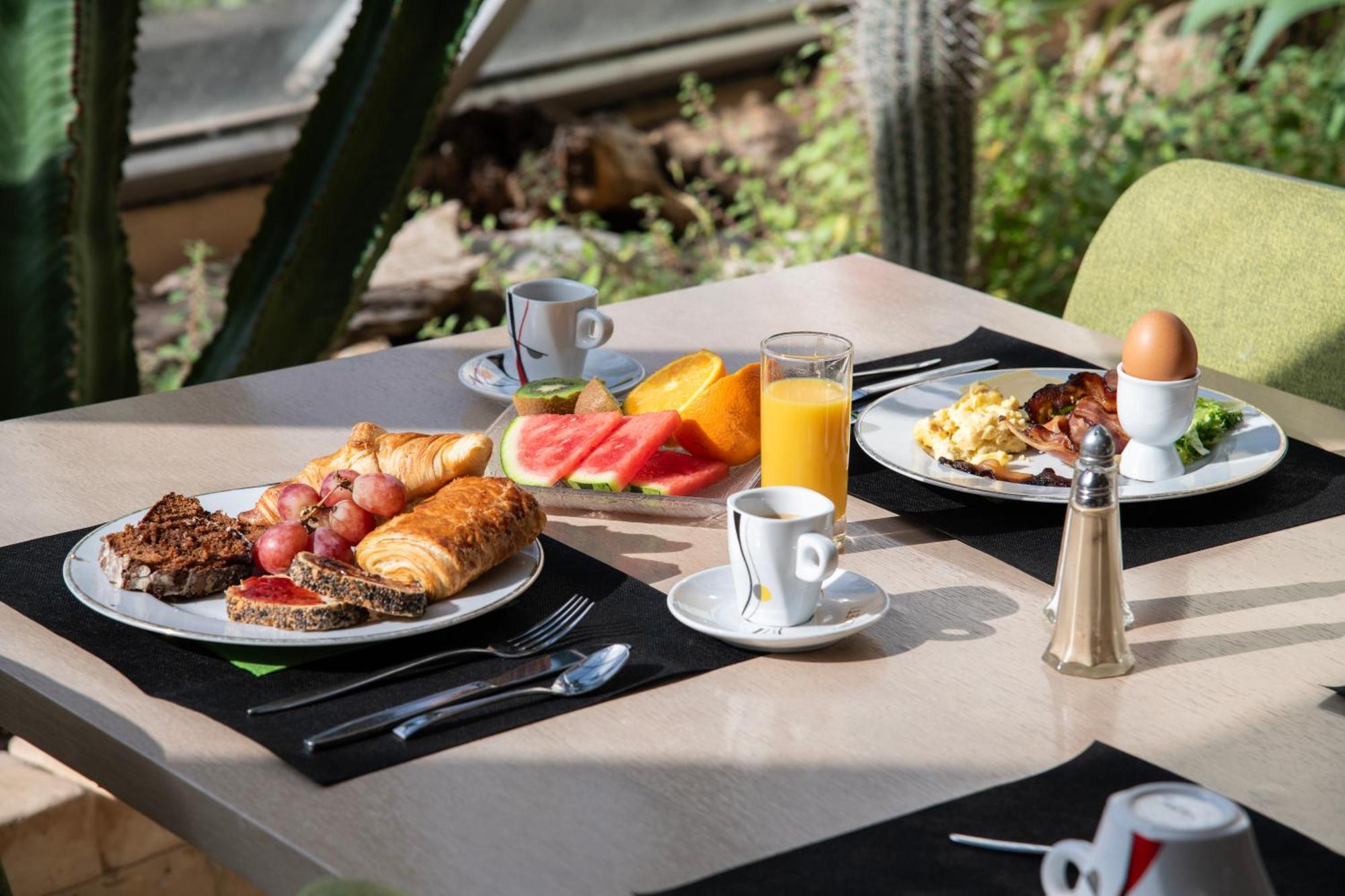Hotel Atrium Arles Centre Экстерьер фото